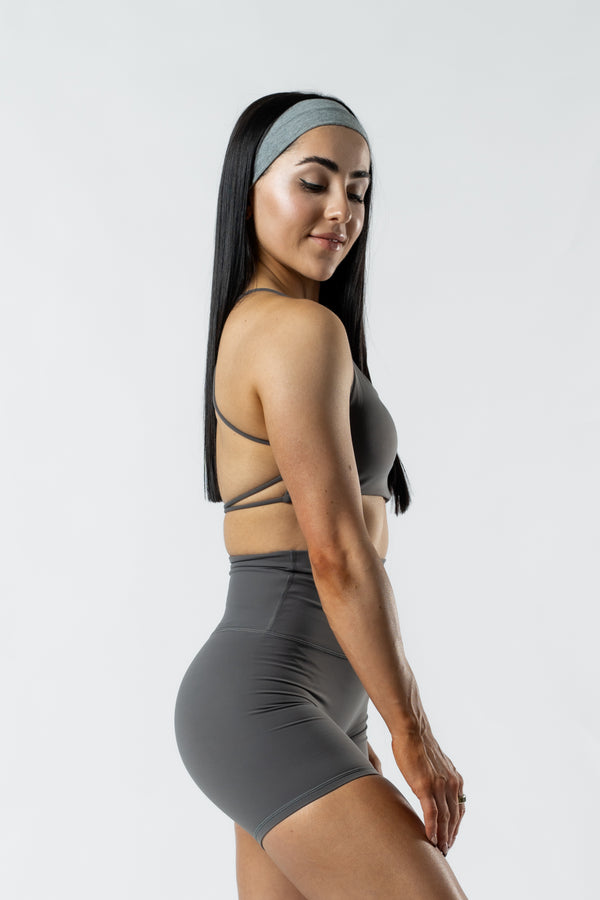 STAPLES V2 STRAPPY SPORTS BRA - CHARCOAL